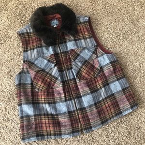 Vintage ivy living winter vest, medium